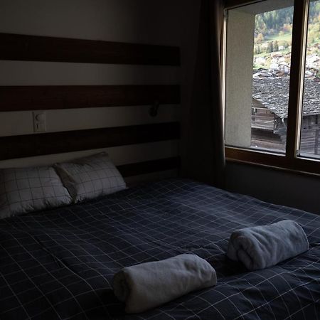 La Baraka Hostel Bagnes エクステリア 写真
