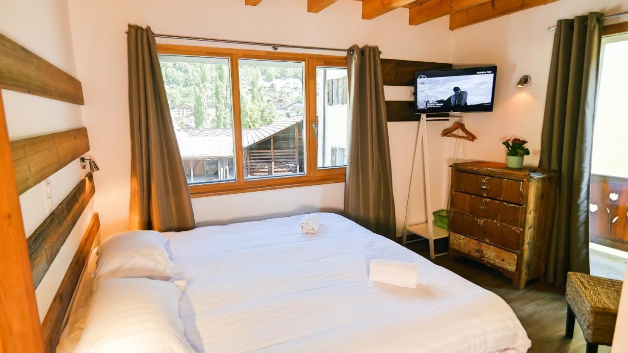 La Baraka Hostel Bagnes エクステリア 写真