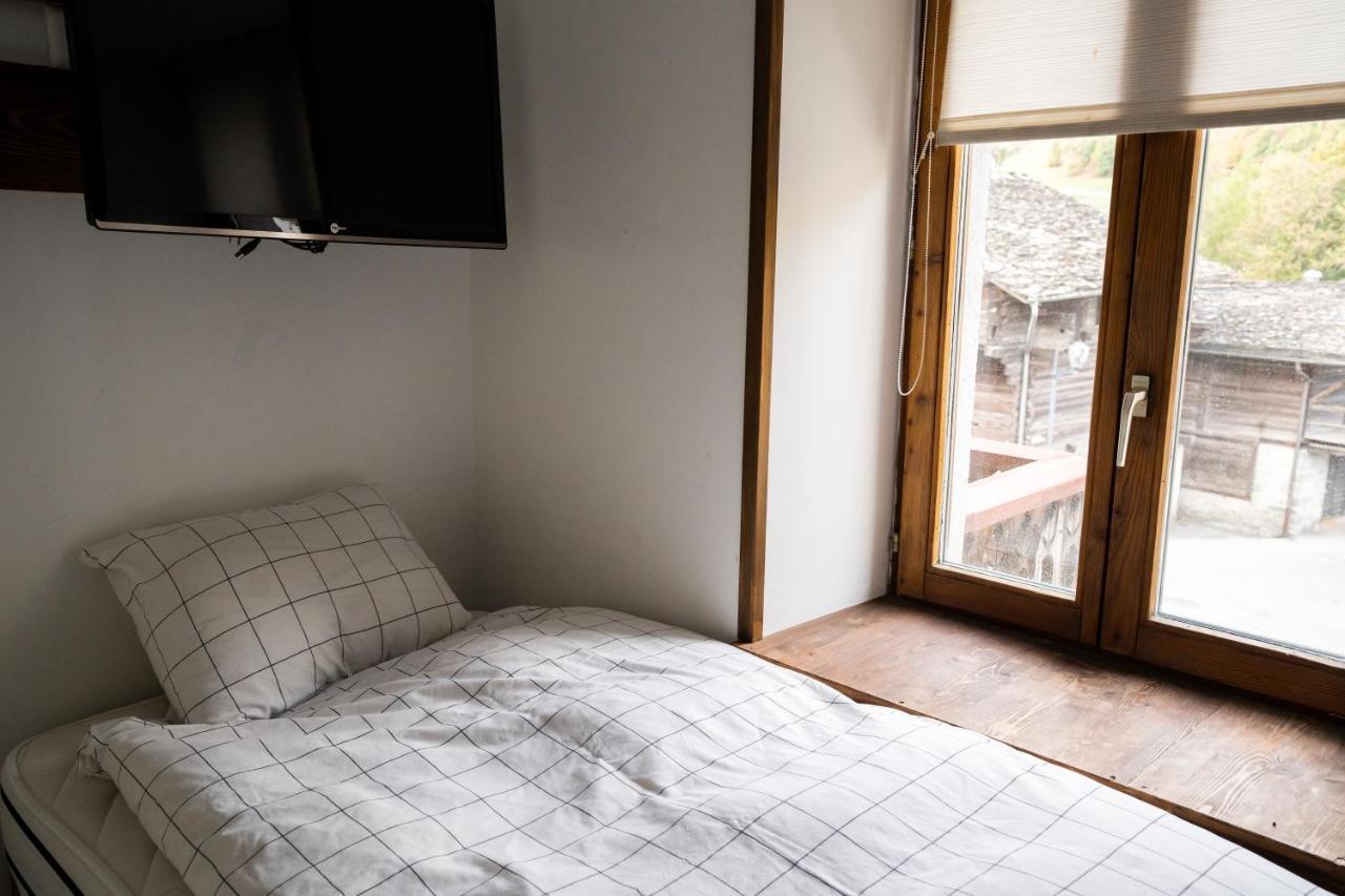 La Baraka Hostel Bagnes エクステリア 写真