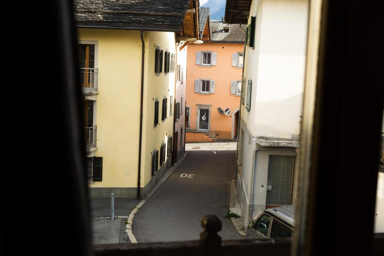 La Baraka Hostel Bagnes エクステリア 写真