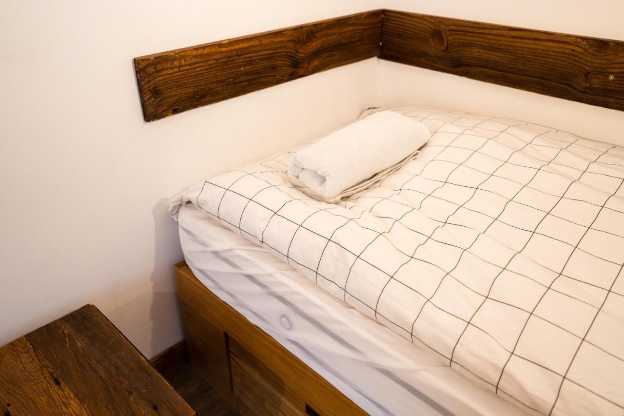 La Baraka Hostel Bagnes エクステリア 写真