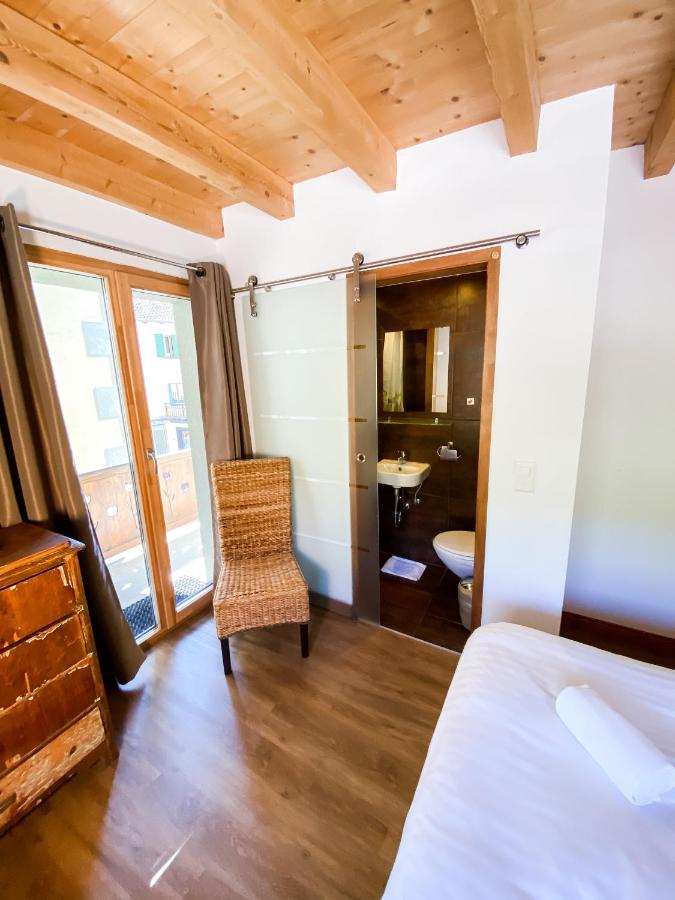 La Baraka Hostel Bagnes エクステリア 写真